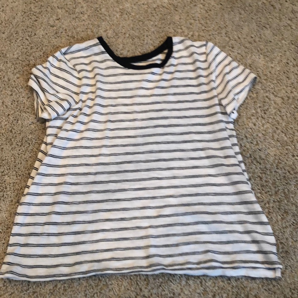 old navy black and white striped tee